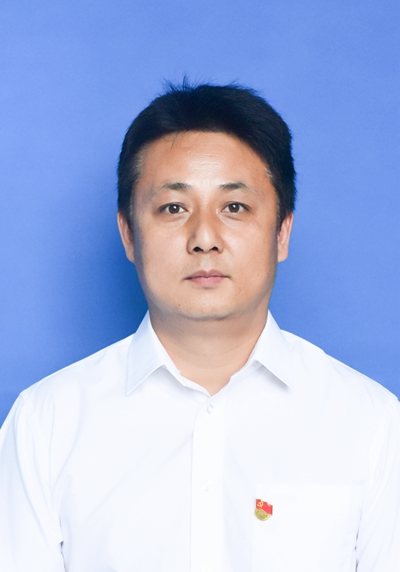 张鹏.jpg